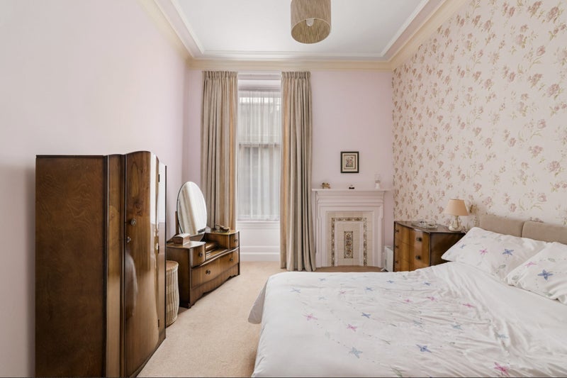 Room Falkland Street in Glasgow