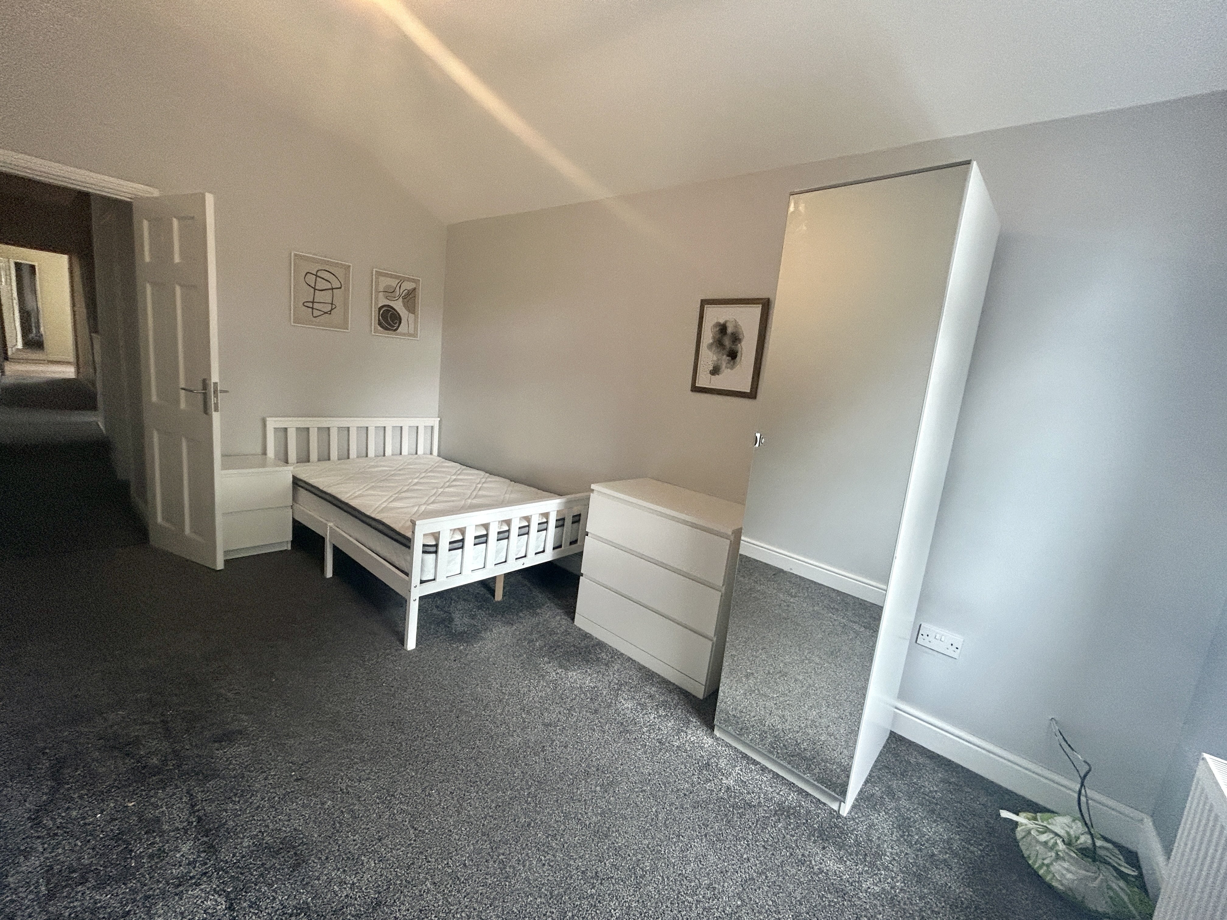 Room Wellington Road in Sandwell