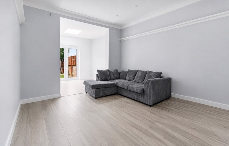 Room Great Cambridge Road in Greater London