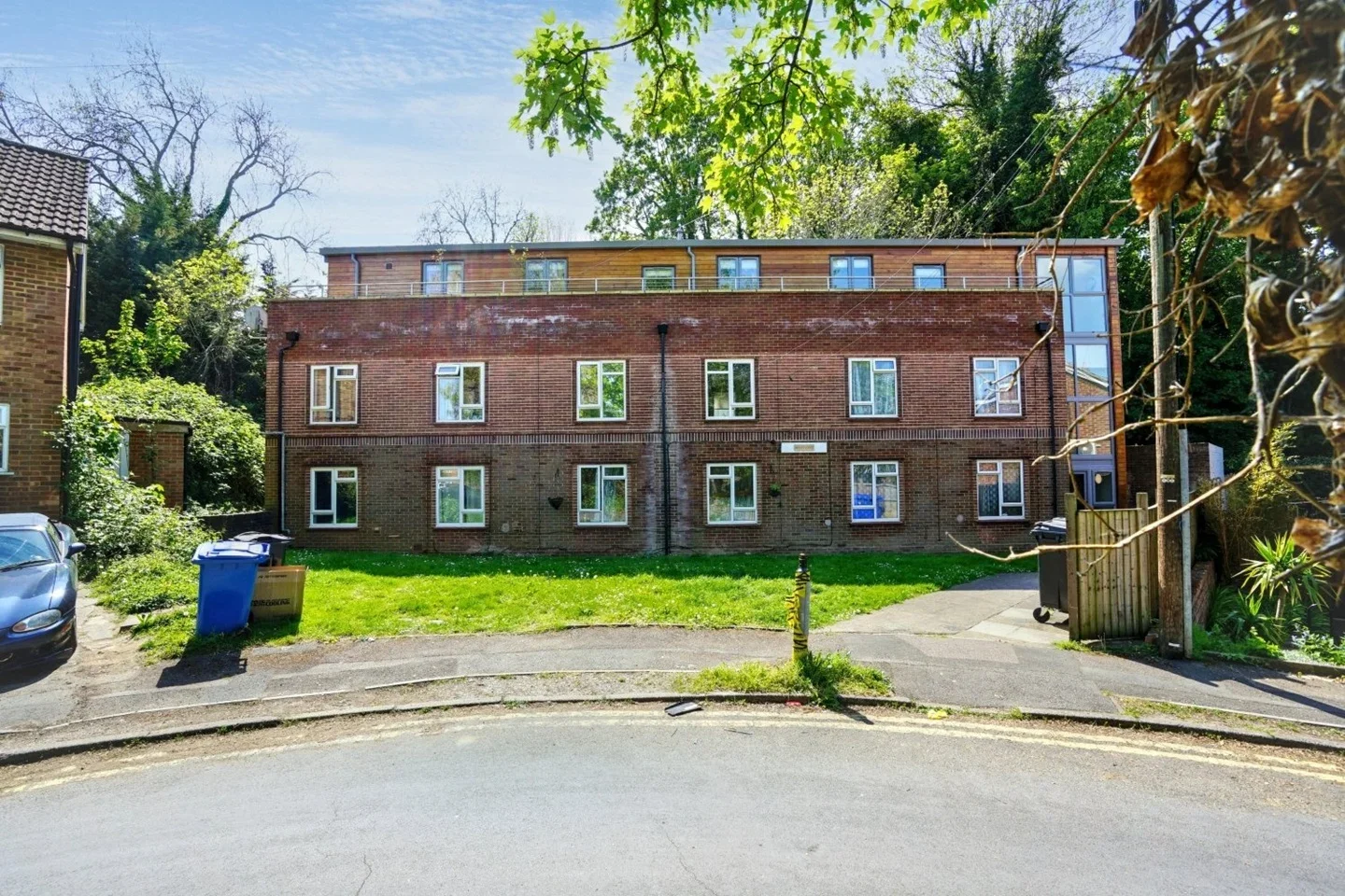 Flat Courtlands in Maidenhead