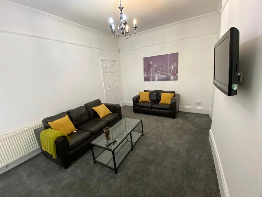 Flat Fairfield Road in Newcastle upon Tyne