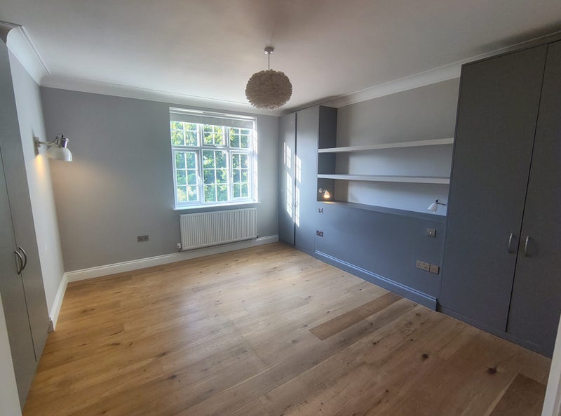 Room Kings Drive in Greater London