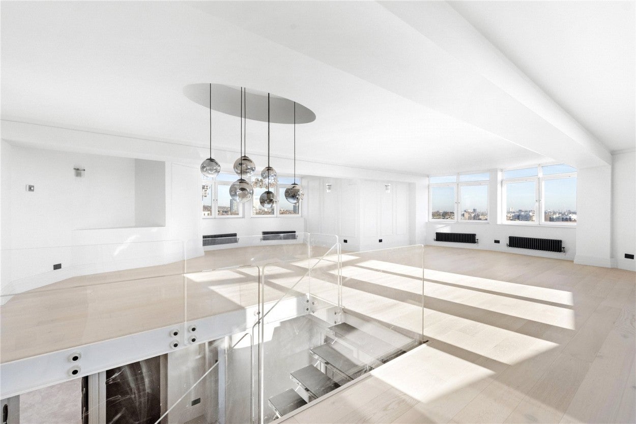 Flat Queen's Terrace in City of Westminster