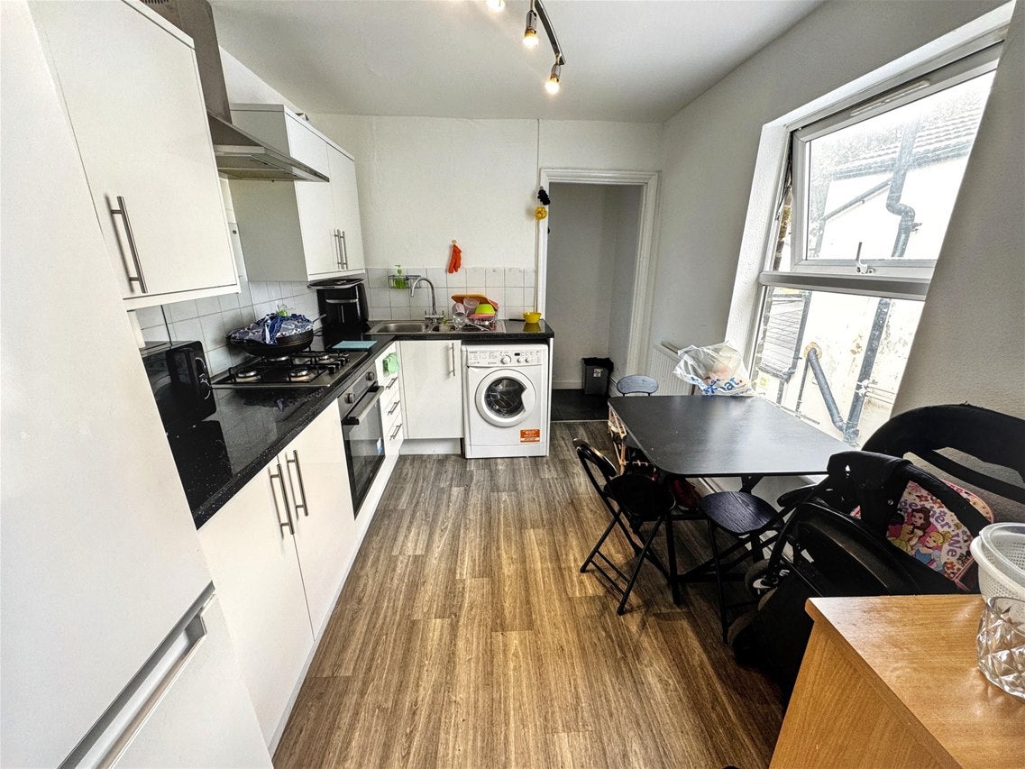 Flat South Esk Road in London