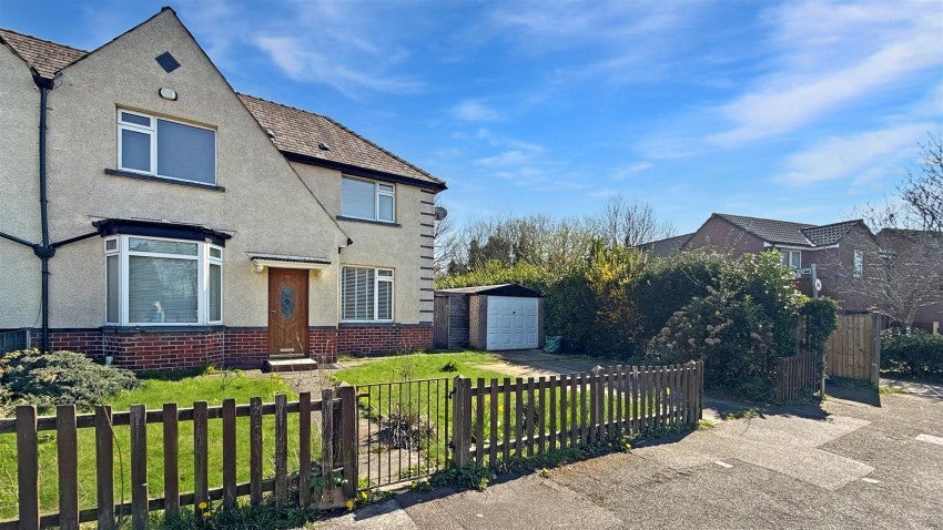 Flat Raikes Road in Farnworth