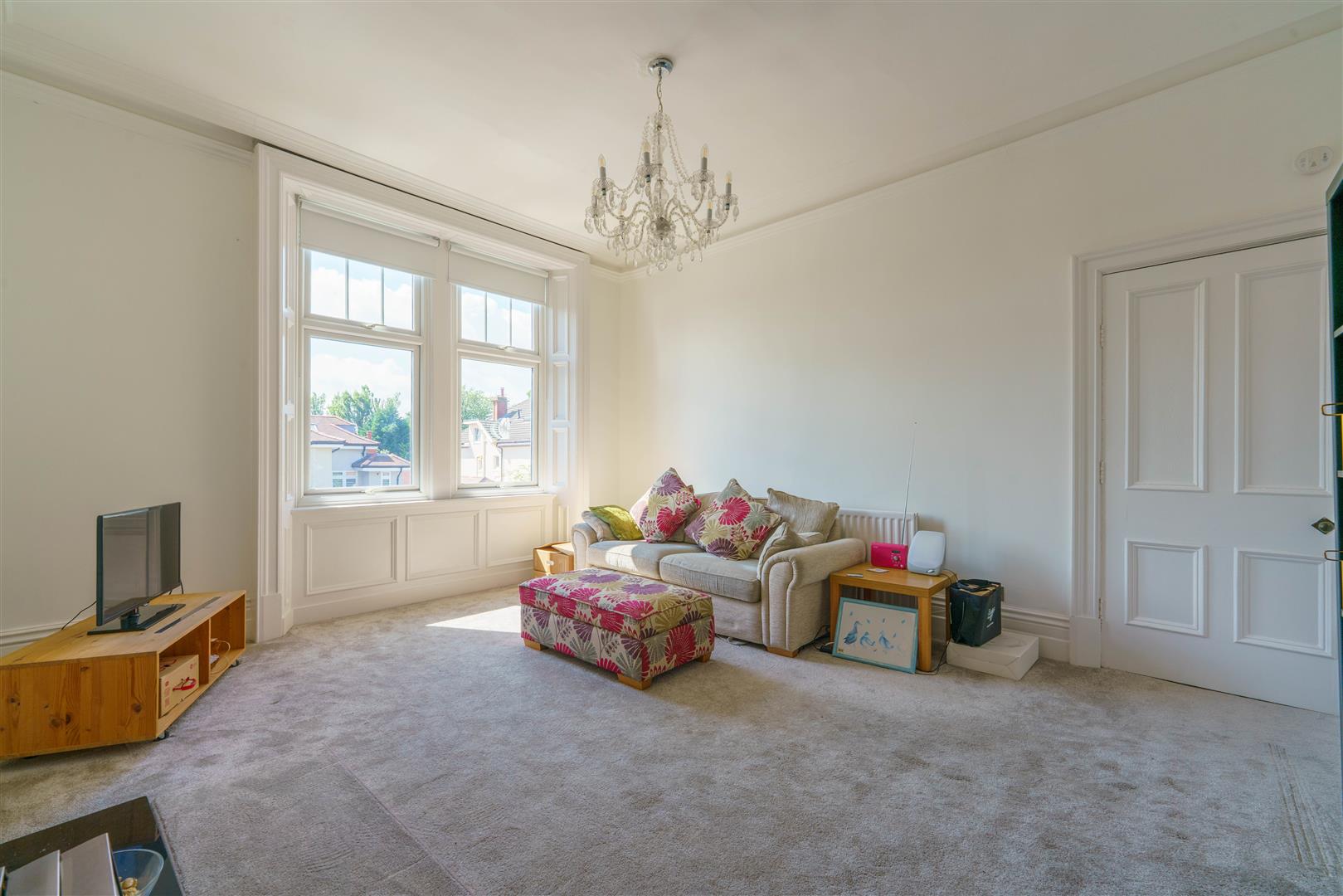 Flat Elmfield Road in Newcastle upon Tyne