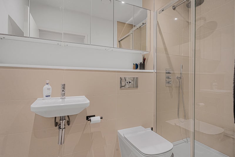 Flat Kingsland Road in Greater London