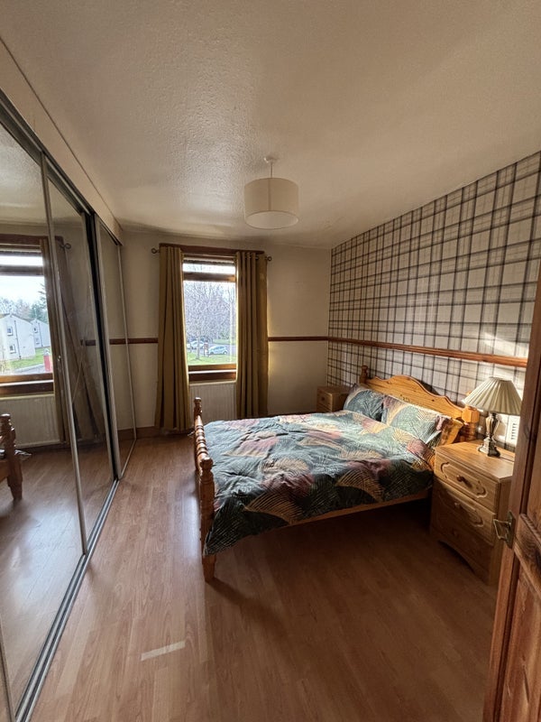 Flat Craigmillar Castle Gardens in City of Edinburgh