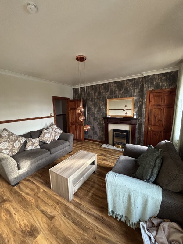 Flat Craigmillar Castle Gardens in City of Edinburgh
