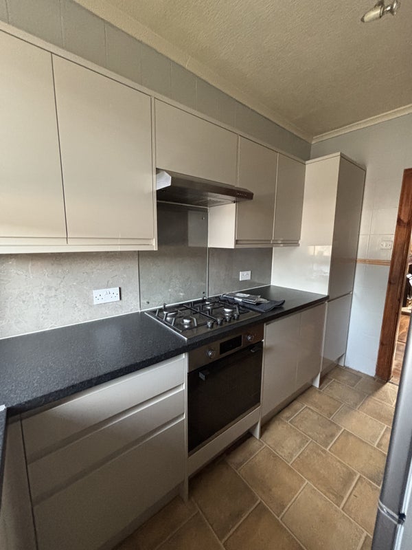 Flat Craigmillar Castle Gardens in City of Edinburgh