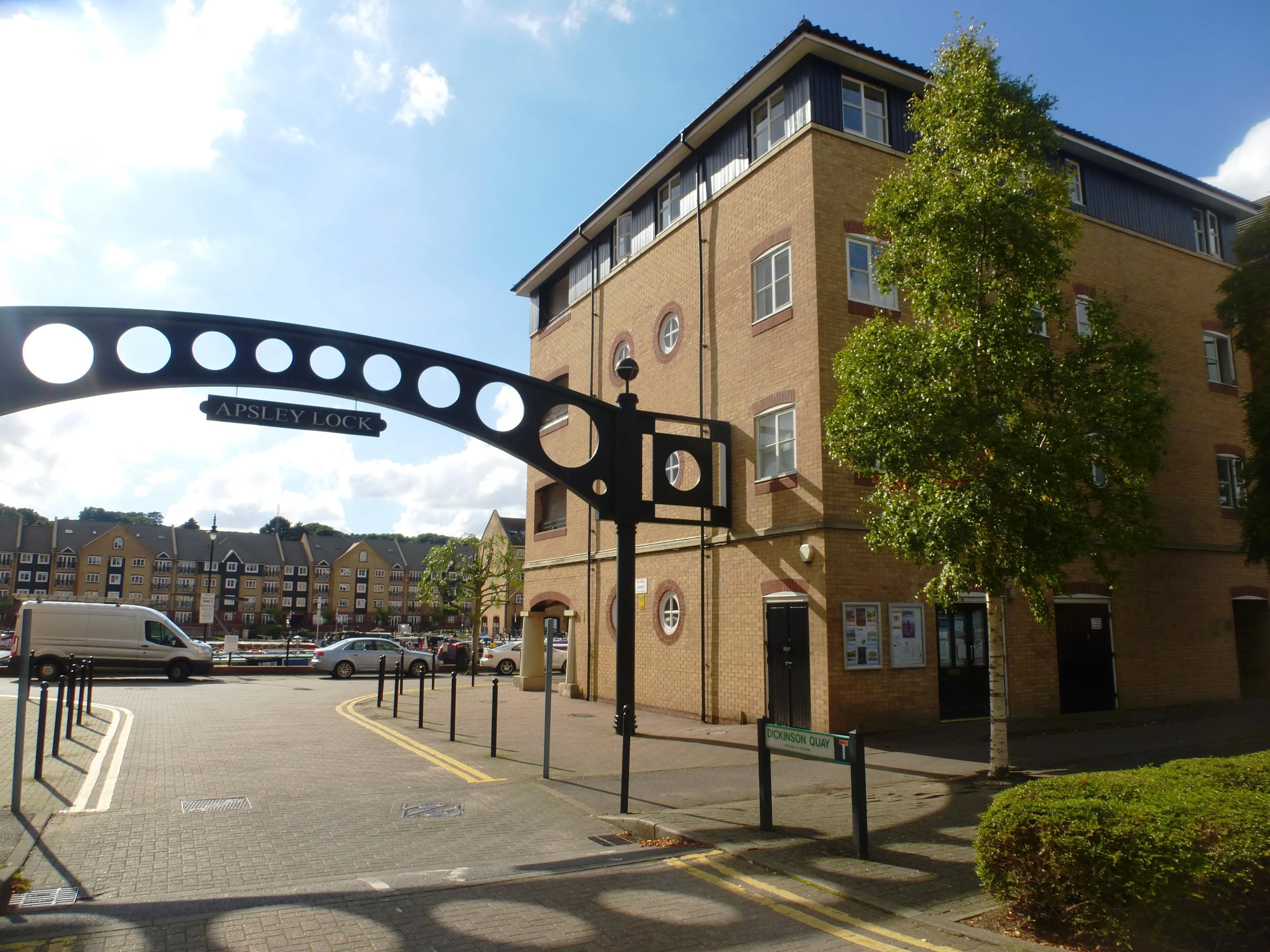 Flat Dickinson Quay in Dacorum