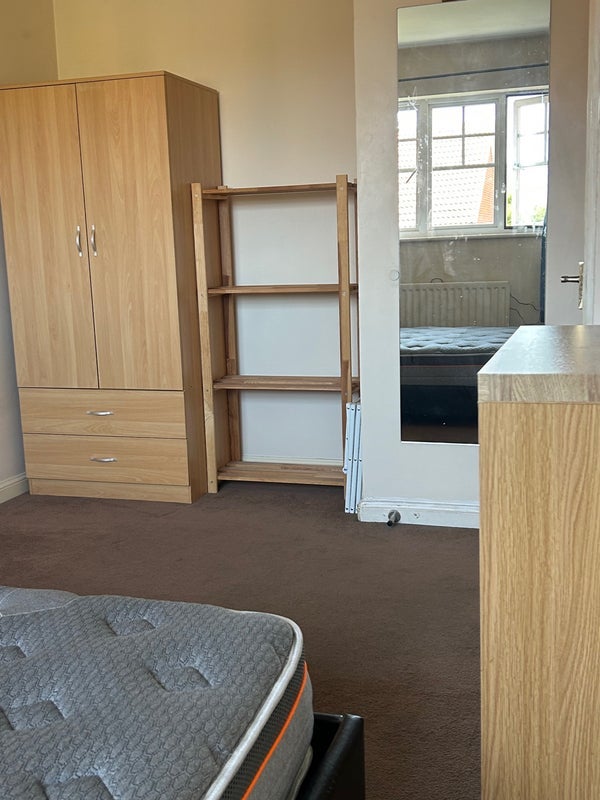 Room Greenhaven Drive in Greater London