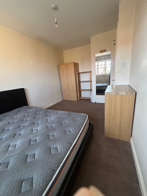 Room Greenhaven Drive in Greater London
