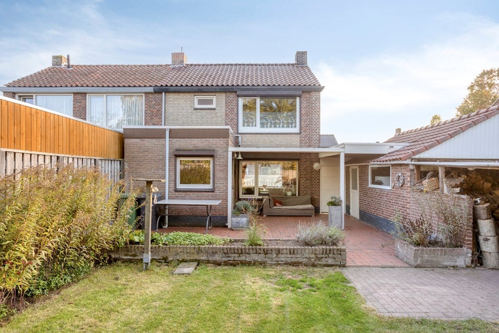 Twee-onder-één-kap te koop: Prinses Margrietstraat 13, Budel-Dorplein
