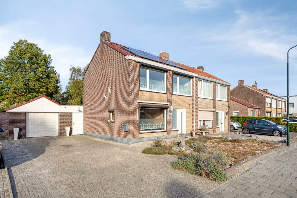 Huis Prinses Margrietstraat 13 in Budel-Dorplein