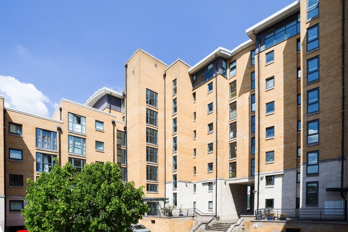 Flat Glaisher Street in Greater London