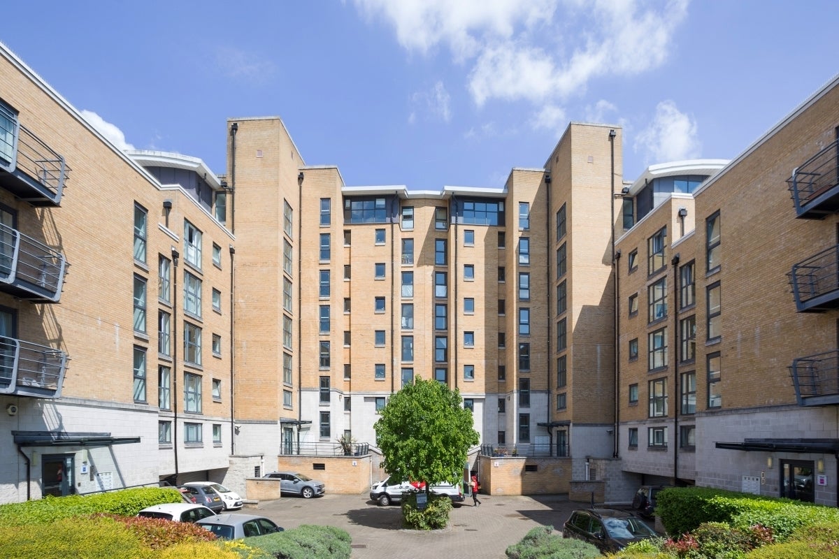 Flat Glaisher Street in Greater London