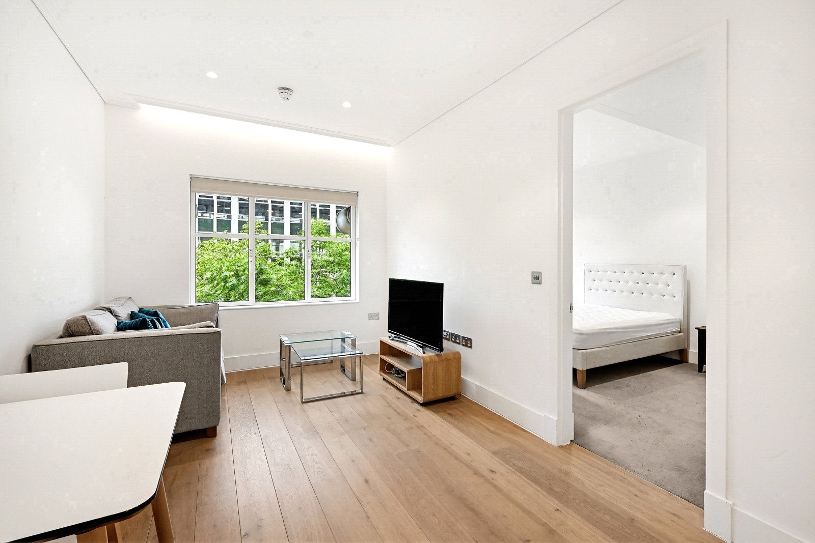 Flat Kingsway in City of Westminster