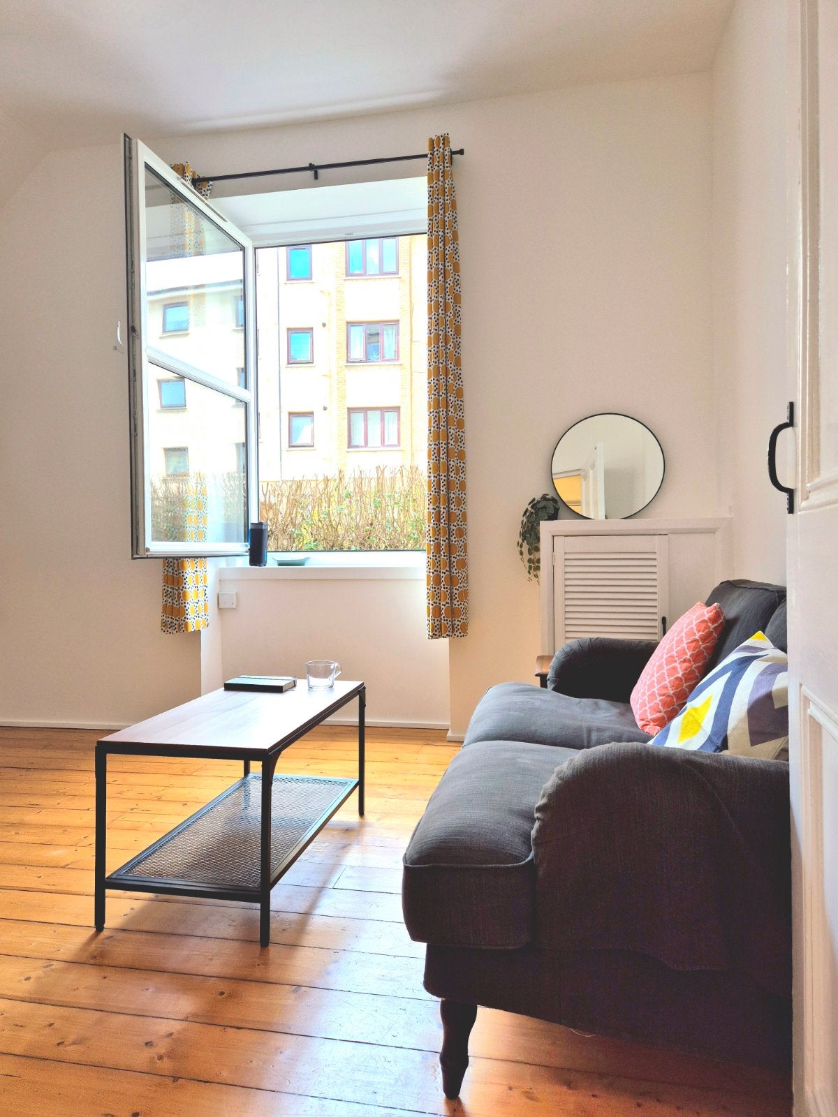 Flat Halmyre Street in City of Edinburgh