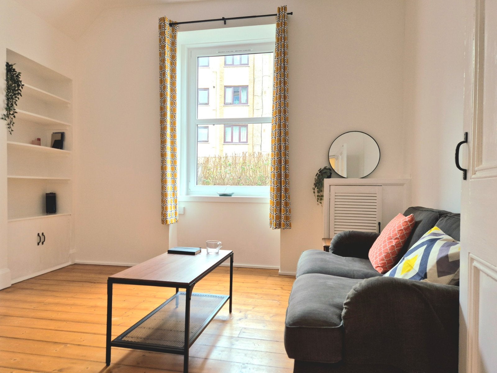 Flat Halmyre Street in City of Edinburgh