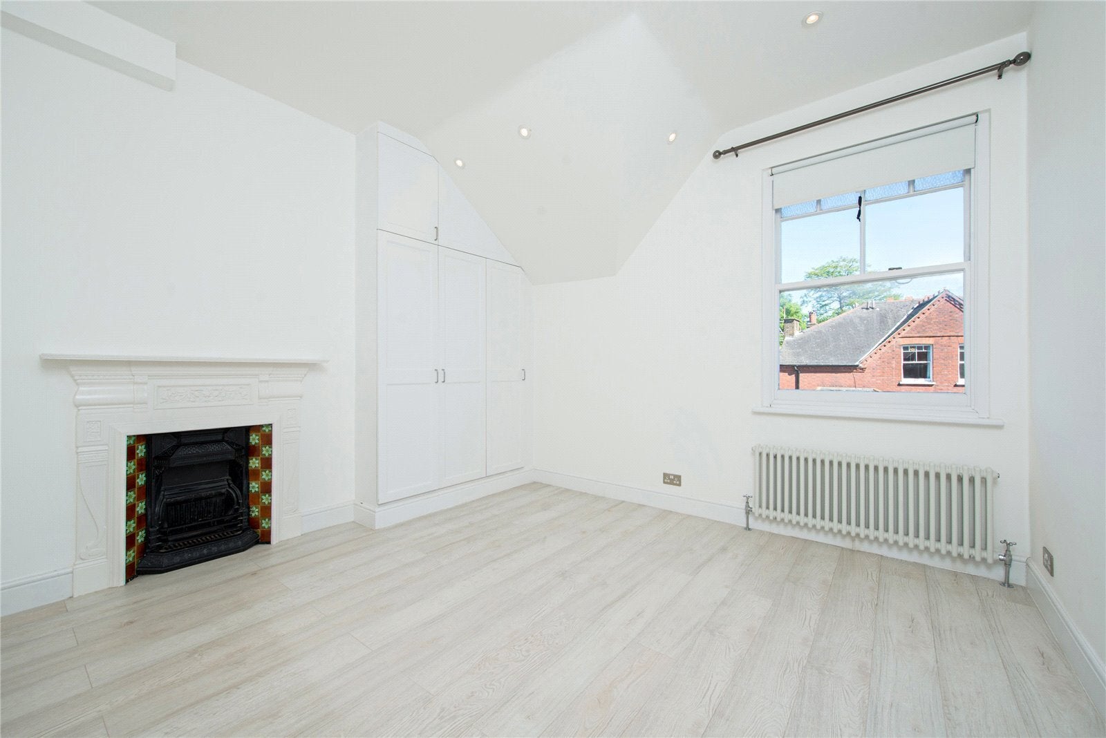 Flat Downside Crescent in Greater London