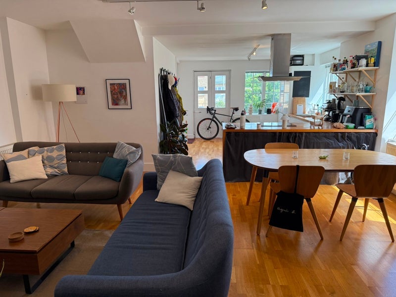 Room Glebe Road in Greater London