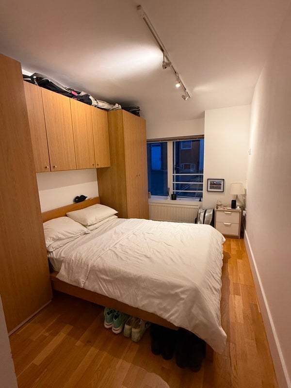 Room Glebe Road in Greater London