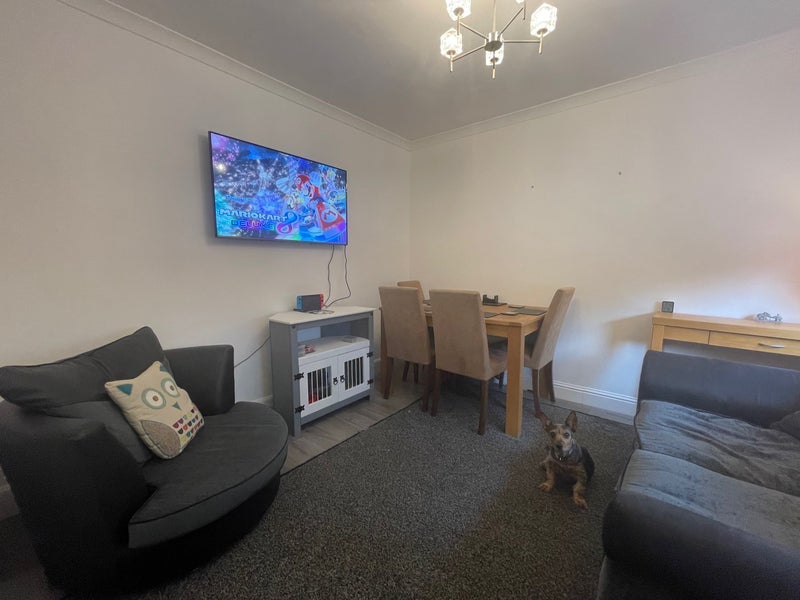 Room Deanswood Park in Livingston