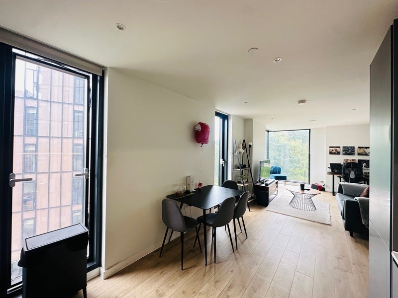Room Aspin Lane in Manchester