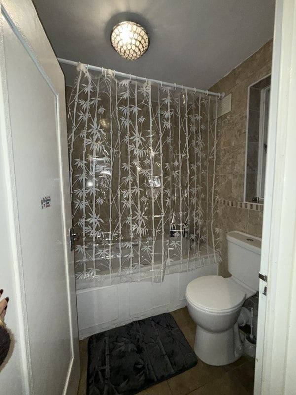 Room Raynham Road in Greater London