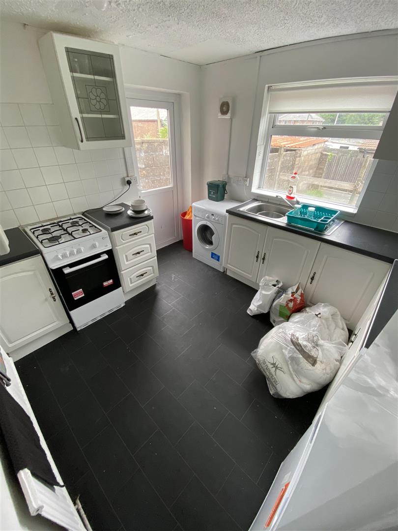 Flat A4058 in Pontypridd