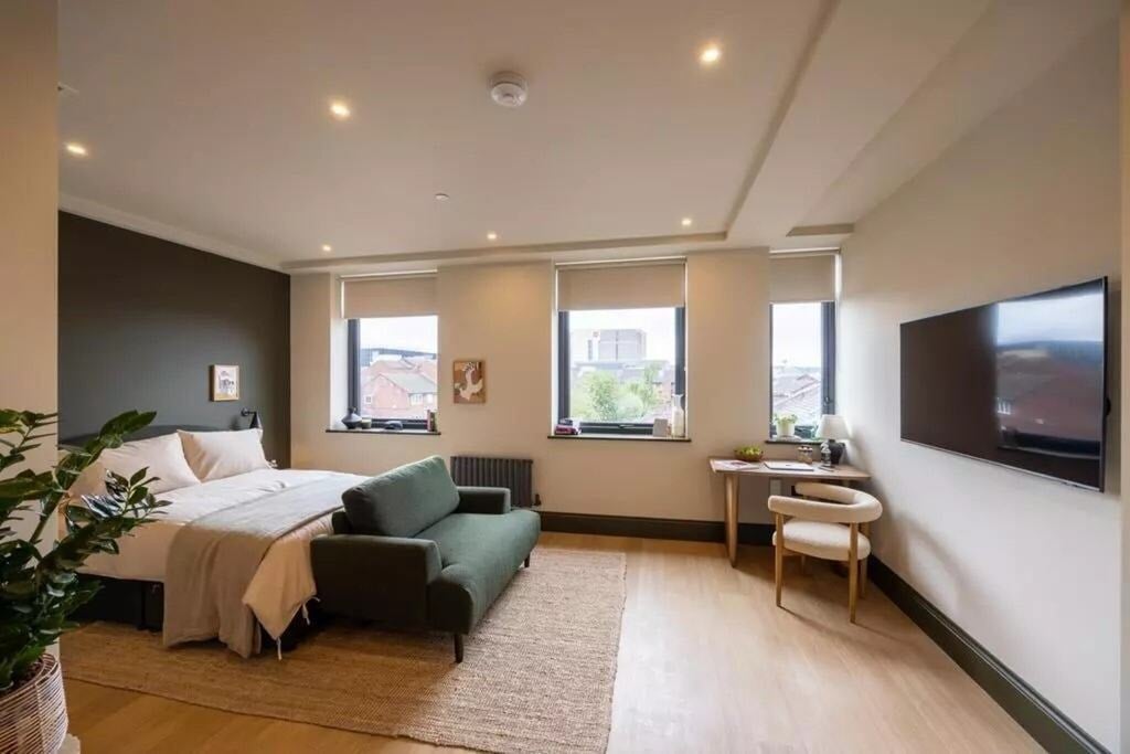 Flat Westfield Terrace in Sheffield