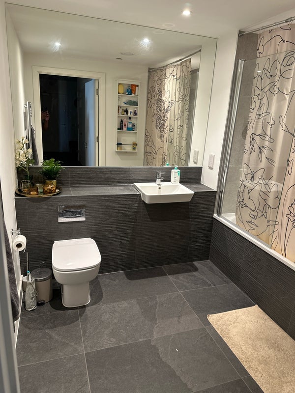Room Mayfly Close in Greater London