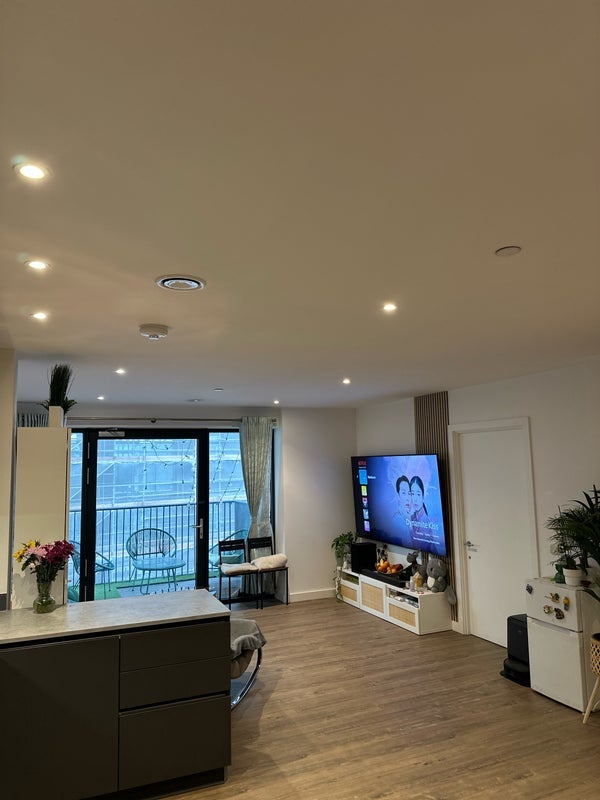 Room Mayfly Close in Greater London