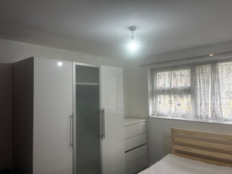 Room Wintoun Street in Leeds