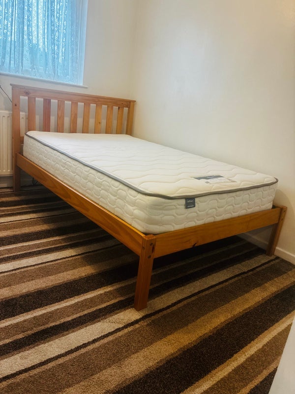 Room Wintoun Street in Leeds