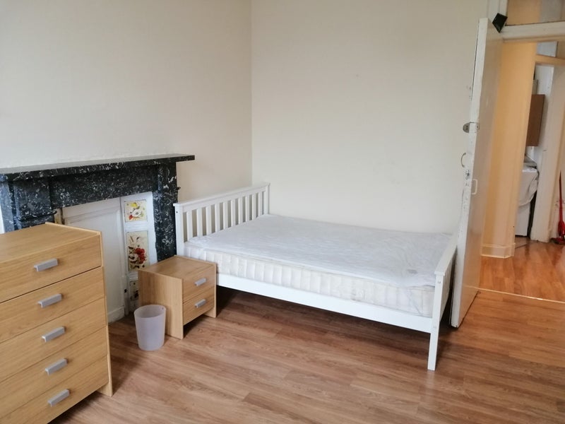 Room Norfolk Street in Glasgow