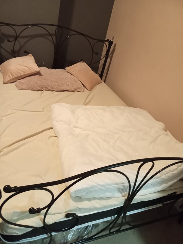 Room Loris Road in Greater London