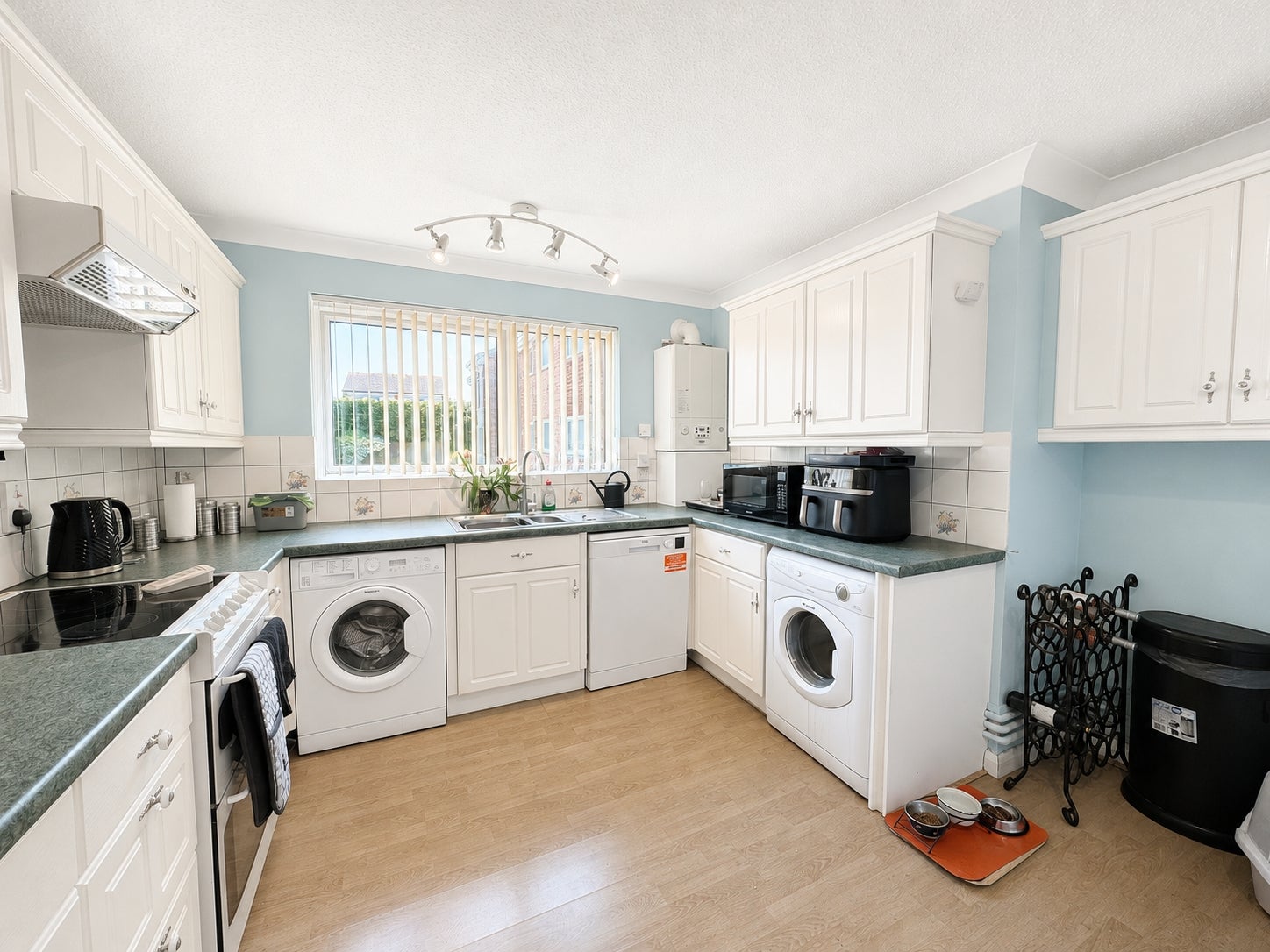 Flat Princess Margaret Avenue in Thanet