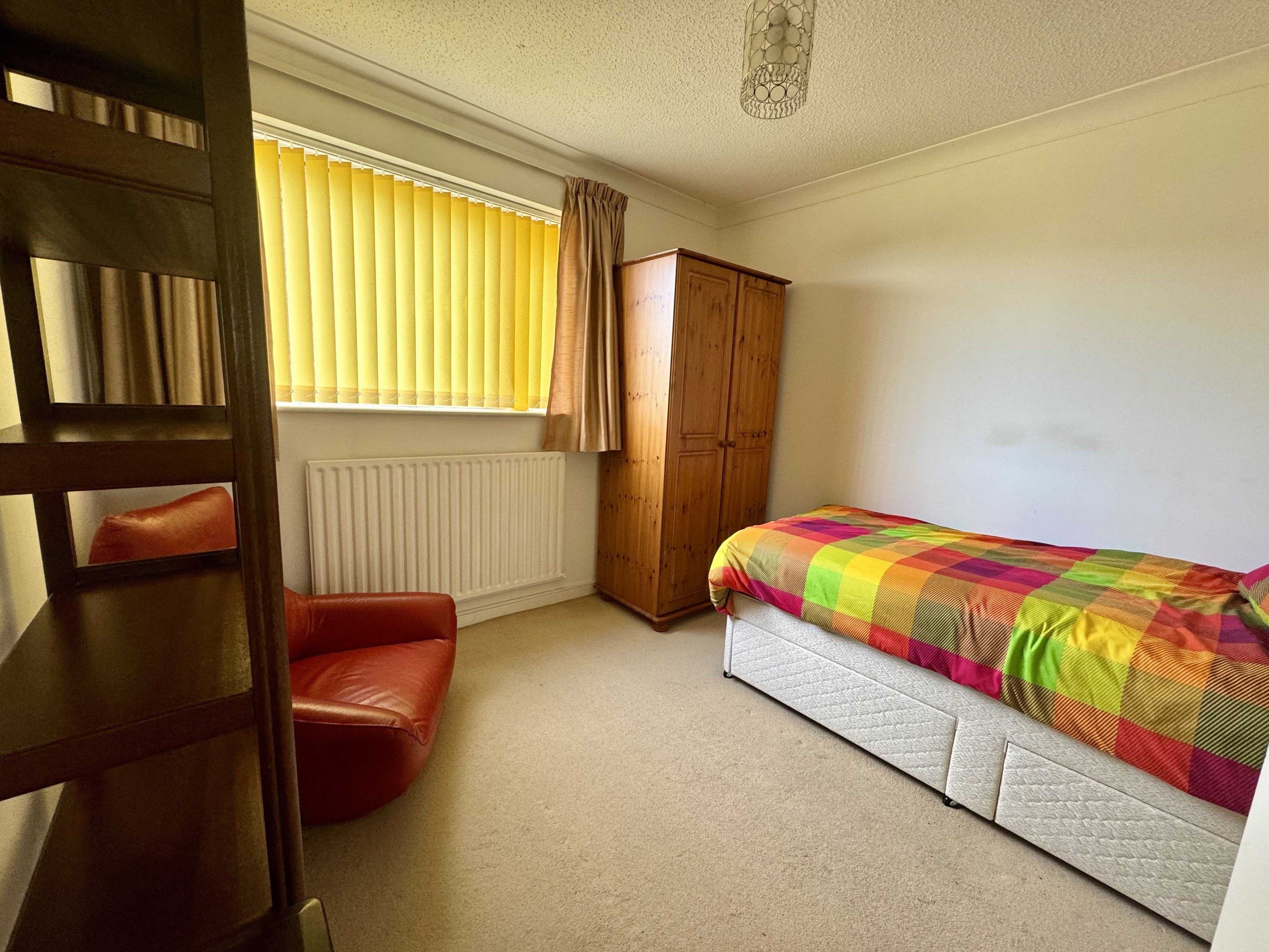 Flat Princess Margaret Avenue in Thanet