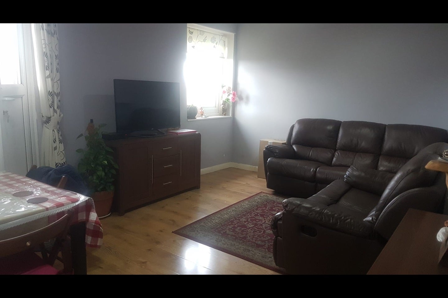 Flat Imperial Drive in Greater London