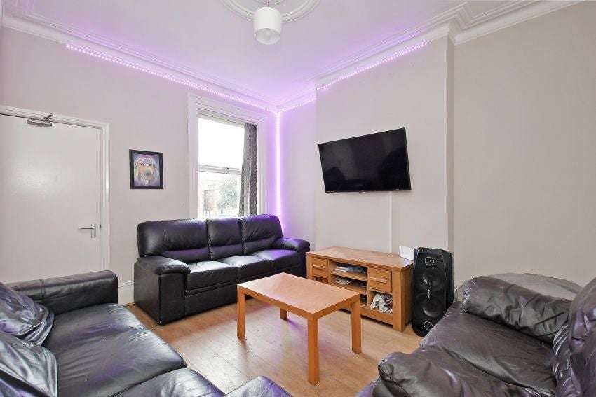 Room Walton Road in Sheffield