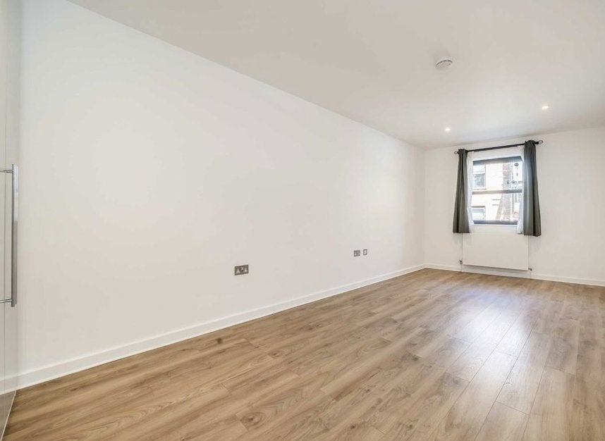 Flat King Street in Greater London