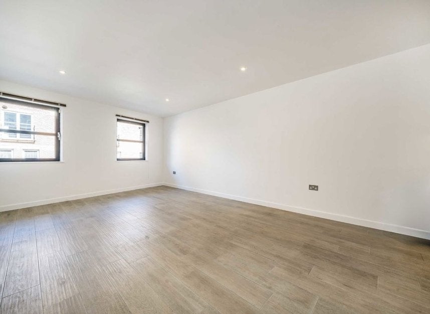 Flat King Street in Greater London