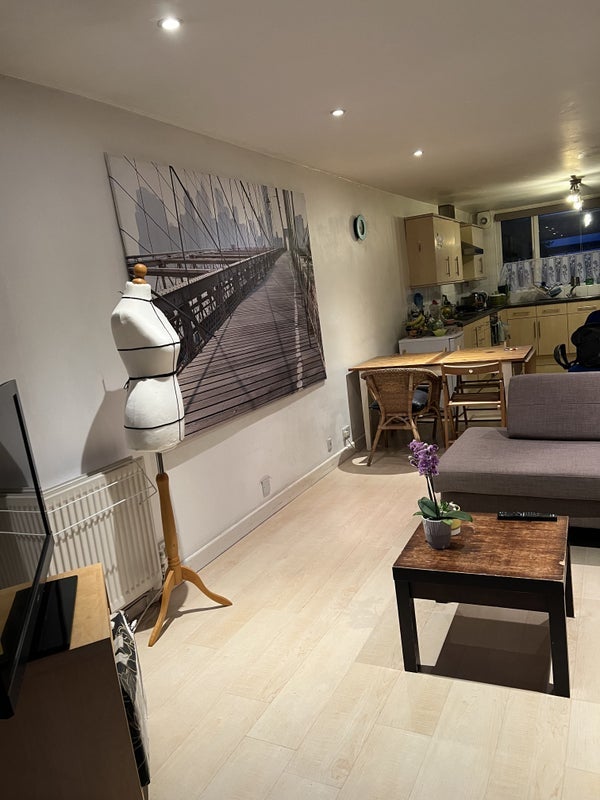 Room Coney Way in Greater London