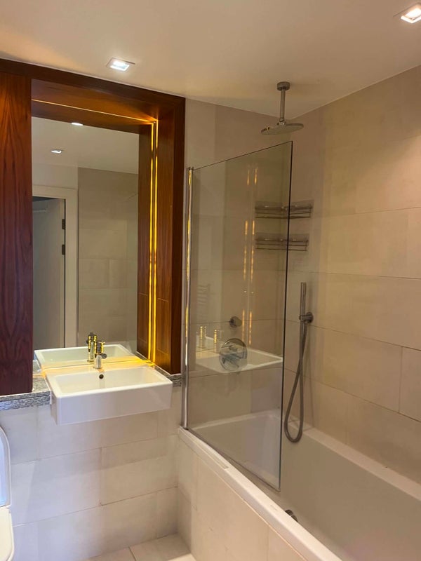 Room Micawber Street in Greater London