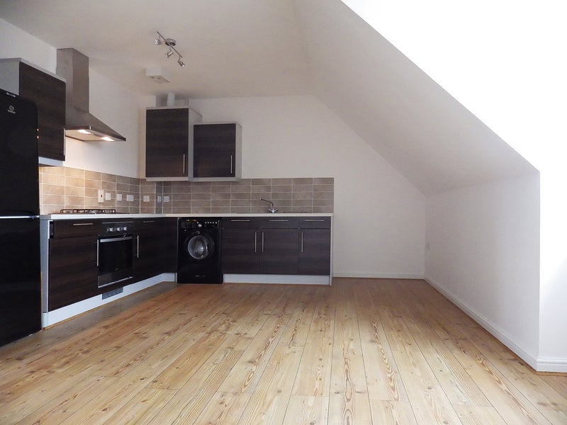 Flat Garnalls Road in Gloucester