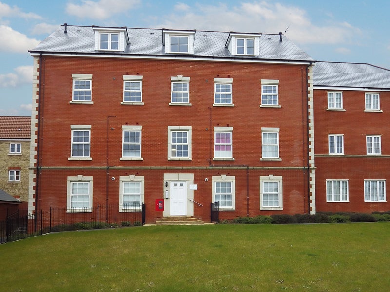Flat Garnalls Road in Gloucester