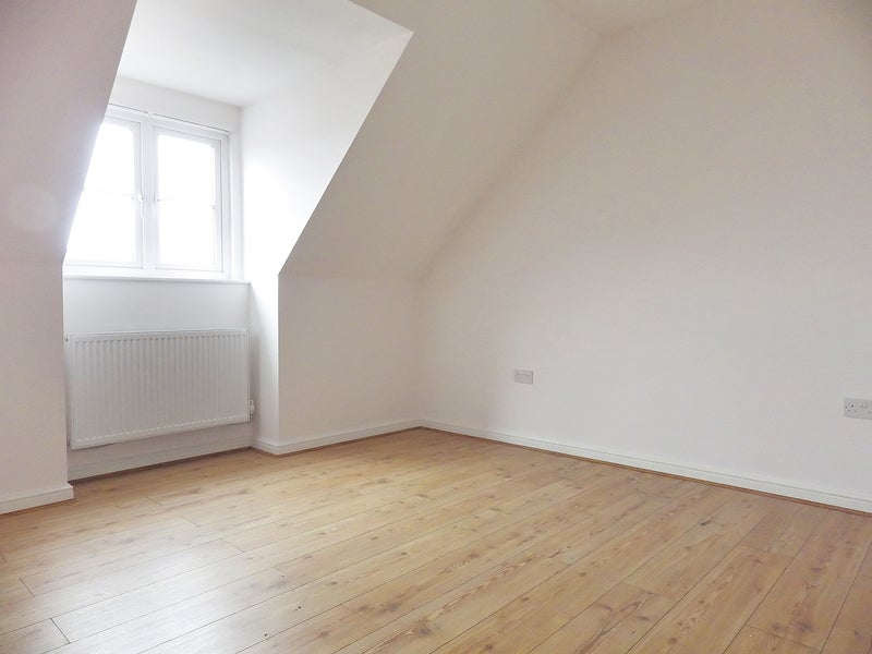Flat Garnalls Road in Gloucester
