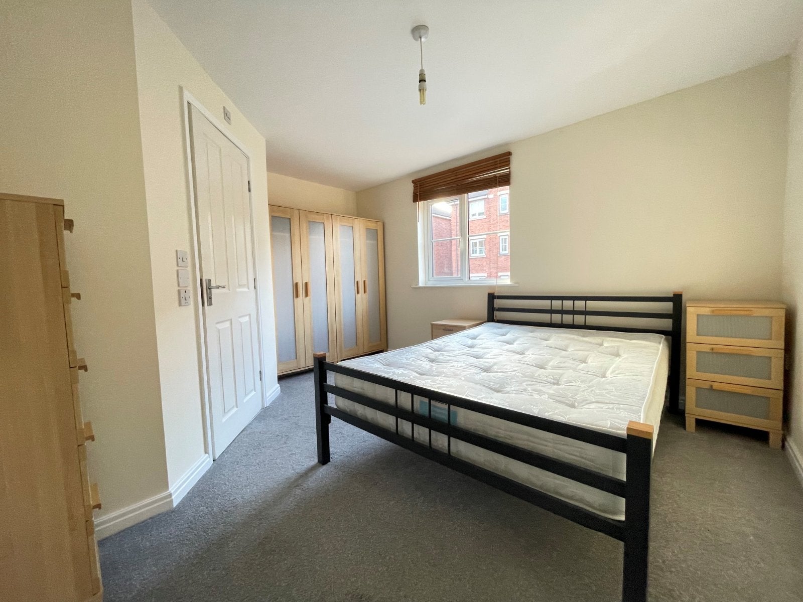 Flat Abbots Mews in Leeds